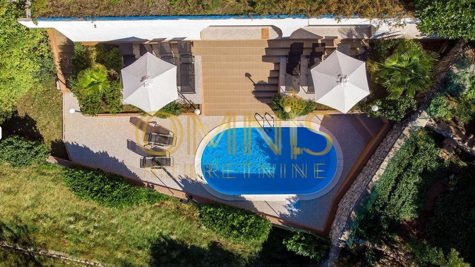 Viškovo, Saršoni - Villa with Pool and Sea View, 2 Garages, Large Yard, Garden, Orchard, for Sale!